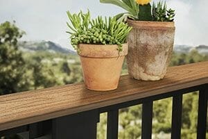 signature-railing-charcoal-black-cocktail-rail-havana-gold